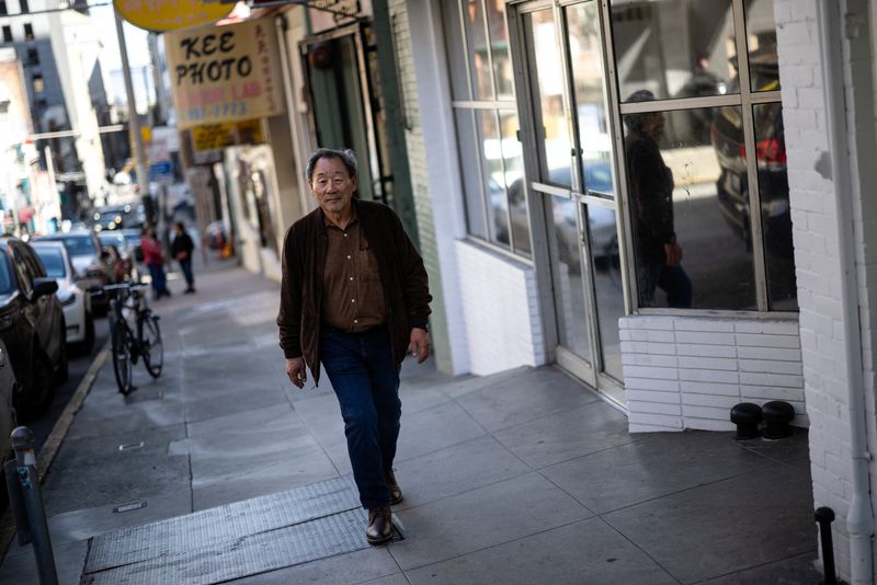 In Supreme Court fight over birthright citizenship, a great-grandson hears echoes of 1898