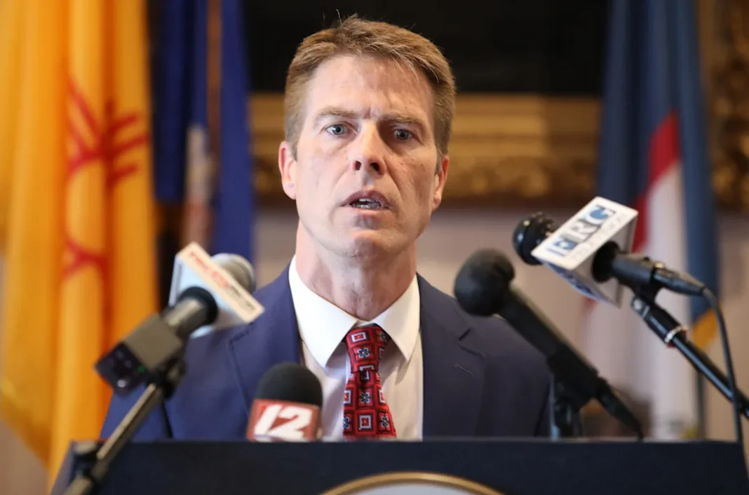 Fall River mayor allows police warrant for Facebook critic to stand