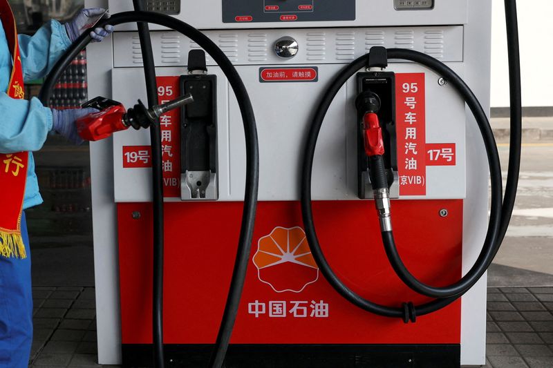 China’s teapots buy Iranian oil at premiums to Brent for first time in years, sources say
