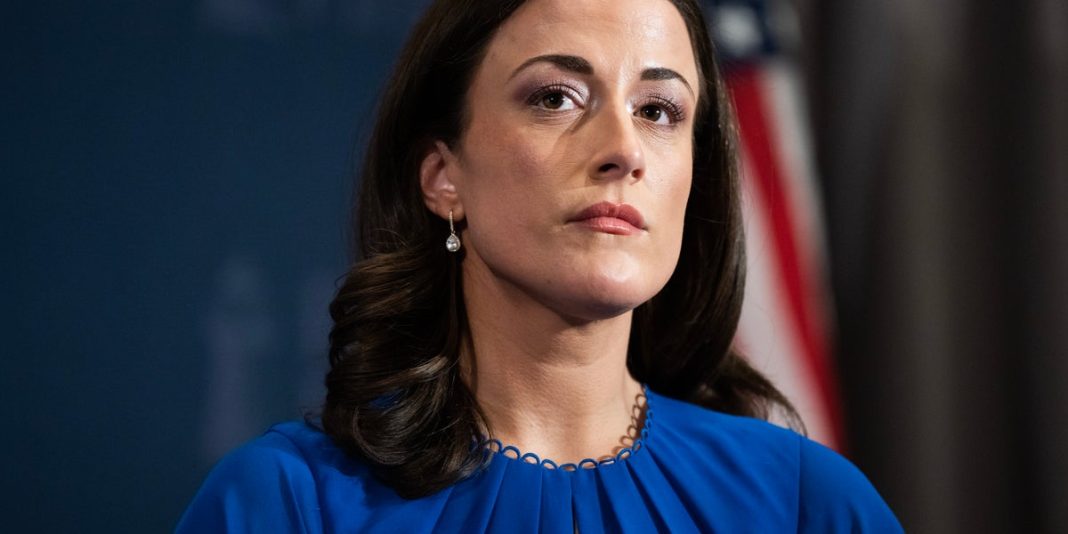 DOJ Investigating Ex-White House Aide Cassidy Hutchinson After Jan. 6 Testimony: Report